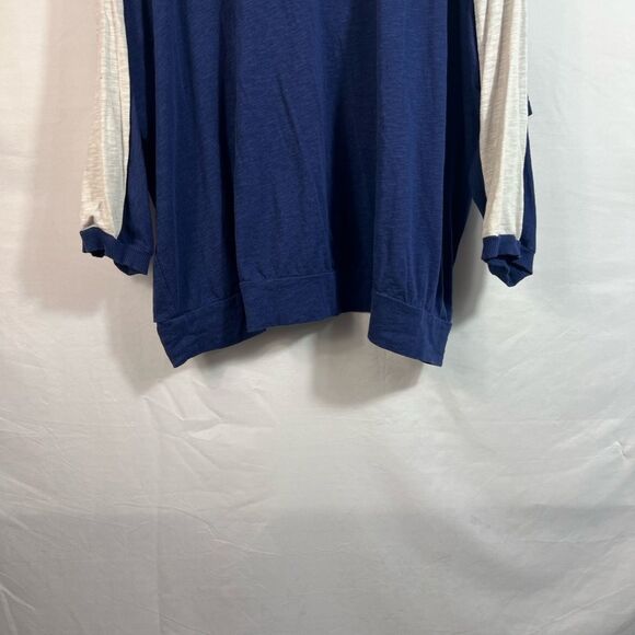 Torrid Womens Navy and Cream Slub Jersey Raglan Blouse 0637 - Picture 3 of 9